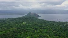 Statuette hawaiane/Isola di Bohol/muro di teschi/Silkhenge