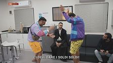 Mahmood e "Ci devi dare i soldi"