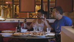 Pio e Amedeo nel ristorante di Marco Verratti