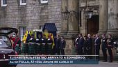 Elisabetta, il feretro arrivato a Edimburgo