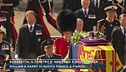 Elisabetta, il feretro è arrivato a Westminster