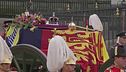 Elisabetta II, solenni funerali, l'inchino del mondo alla Regina. Inizia la nuova stagione del Gf Vip