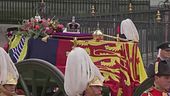 Elisabetta II, solenni funerali, l'inchino del mondo alla Regina. Inizia la nuova stagione del Gf Vip