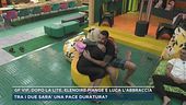 GF Vip, dopo la lite, Elenoire piange e Luca l'abbraccia