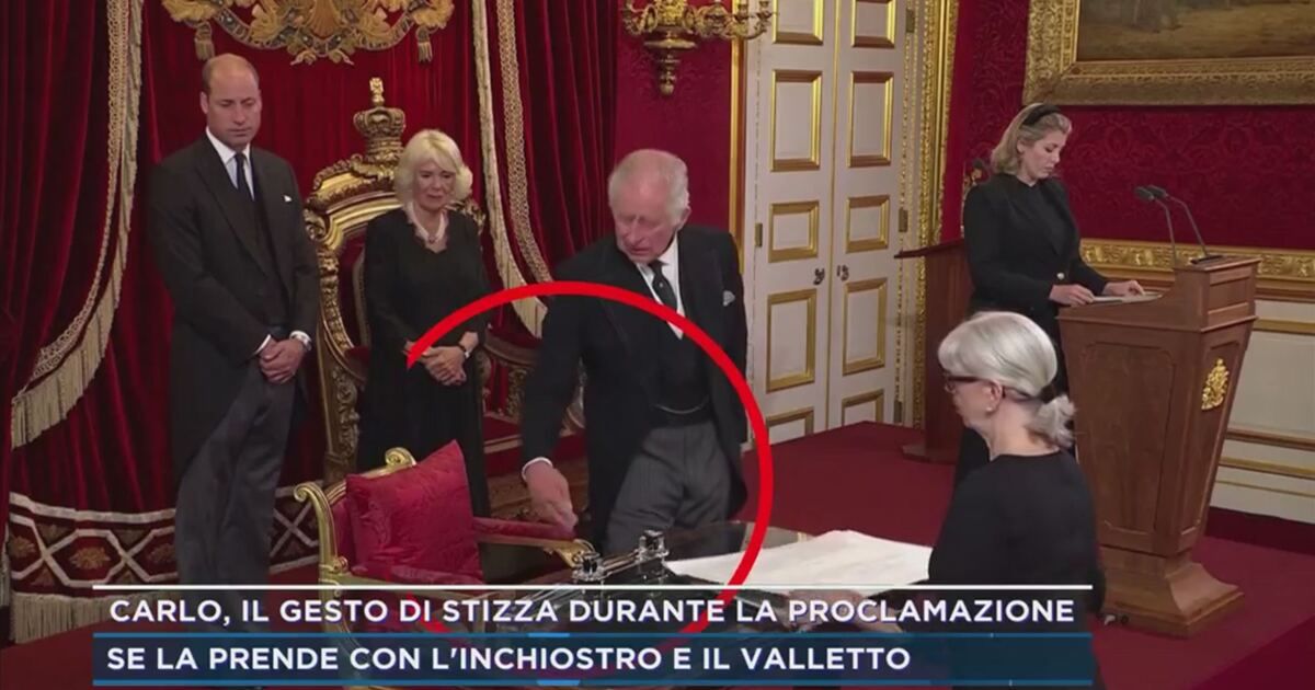 Mattino Cinque: Carlo, il gesto di stizza durante la proclamazione ...