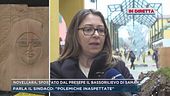 Novellara, Saman Abbas con il velo spostata dal presepe