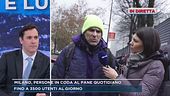 Milano, persone in coda al Pane Quotidiano