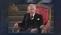 Nuovo Re, vecchi veleni nella famiglia reale inglese. William contro Harry per l'incoronazione