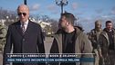 L'arrivo e l'abbraccio di Biden e Zelensky
