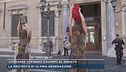 Cosparse di fango davanti al Senato