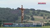 I fedeli: "Il vescovo si faccia i fatti suoi"