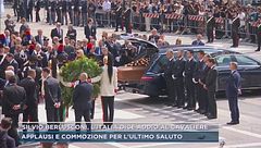 Silvio Berlusconi, l'Italia dice addio al Cavaliere