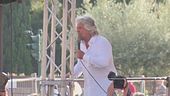 Il ritorno di Beppe Grillo tra le polemiche