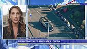 Elisabetta II, il feretro sta per arrivare a Londra
