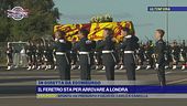 In diretta da Edimburgo, il feretro della Regina arriva in aeroporto