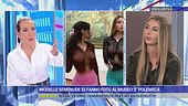 Modelle seminude si fanno foto al museo: è polemica