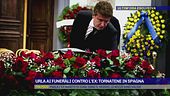 Urla ai funerali contro l'ex: tornatene in Spagna