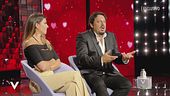 Enrico Brignano e Flora Canto e la torta nuziale