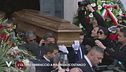 L'ultimo abbraccio a Maurizio Costanzo