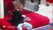 Aaron e la lettera della fidanzata Silvia