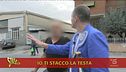 Auto non consegnate, spintoni a Trombetta e botte alla telecamera