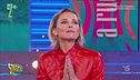 Moda caustica: dalla camicia piegata della Fialdini alla rosa pungente di Malgioglio
