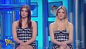 L'abbraccio delle Veline a Maria De Filippi
