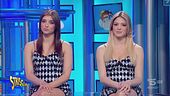 L'abbraccio delle Veline a Maria De Filippi
