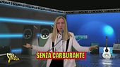 Meloni pilota di caccia F35 nel blu dipinto di blu