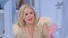 Tina: ''Pinuccia hai trovato un amico... Il grande amore te lo scordi''