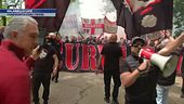 Milan, confronto con i tifosi
