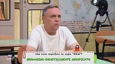Gabriele Cirilli e la lezione di scienze