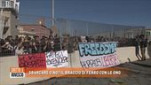 Sbarcare o no? Il braccio di ferro con le Ong