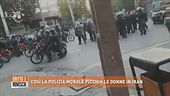 Così la polizia picchia le donne in Iran