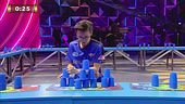 Le piramidi di bicchieri