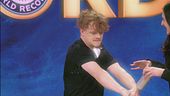 Corey Bennet: schiacciare le lattine con le spalle