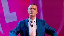 Saverio Raimondo: "Perché la Meloni è di sinistra"
