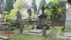 Racket delle agenzie funebri, le intercettazioni da brividi