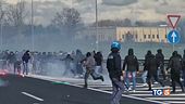 Guerriglia tra ultrà "Teppisti, non tifosi"