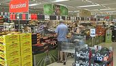 Frena l'inflazione giù gli alimentari