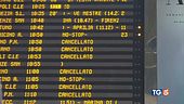 Deraglia treno merci Italia spaccata in due