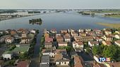 E dopo l'acqua il fango, è lotta contro il tempo
