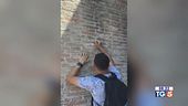 Un altro sfregio al Colosseo