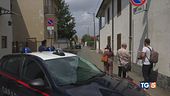 Strangola il figlio poi chiama i soccorsi