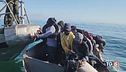 Migranti a Lampedusa trasferimenti iniziati