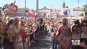 Folla e tanta commozione per i funerali a Roma di Michela Murgia