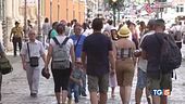 Italiani in vacanza e stranieri nelle città