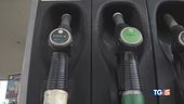 Benzina senza  freni "Ridurre le accise"