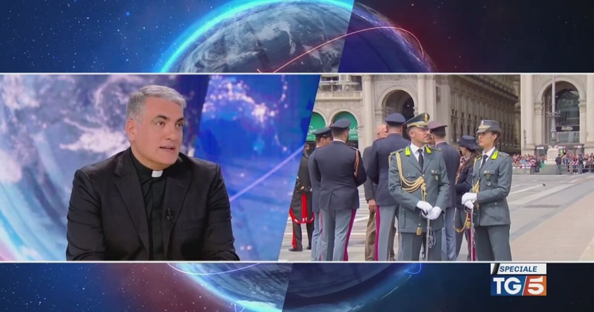 TG5: Don Walter Insero e la religiosità di Silvio Berlusconi Video ...