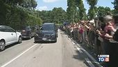 Il feretro di Silvio Berlusconi lascia Villa San Martino